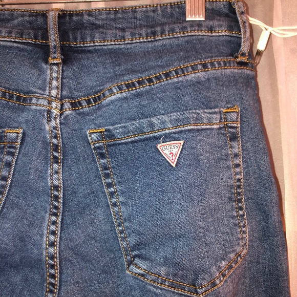 Mid Cropped GUESS Jeans - Picture 4 of 7